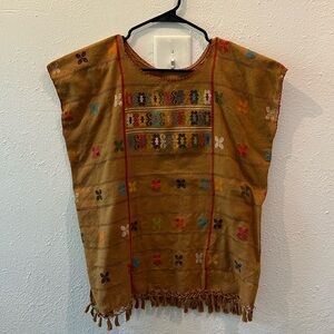 Super cute Mexican embroidered boxy top